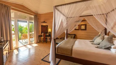 KOMANDOO ISLAND RESORT & SPA