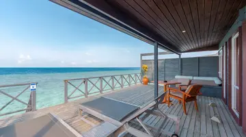 KOMANDOO ISLAND RESORT & SPA