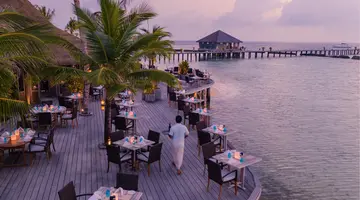 KOMANDOO ISLAND RESORT & SPA