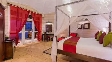 KOMANDOO ISLAND RESORT & SPA