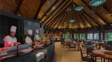 KOMANDOO ISLAND RESORT & SPA