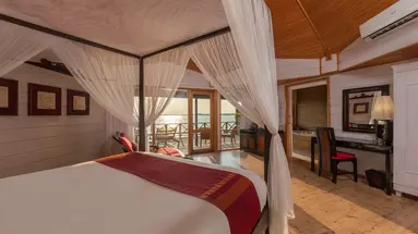 KOMANDOO ISLAND RESORT & SPA
