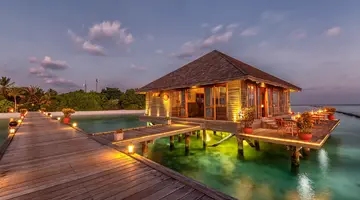 KOMANDOO ISLAND RESORT & SPA