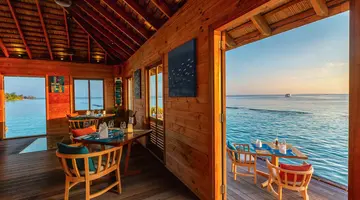 KOMANDOO ISLAND RESORT & SPA