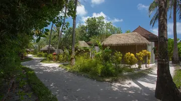 KOMANDOO ISLAND RESORT & SPA