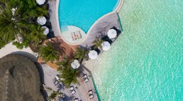 KOMANDOO ISLAND RESORT & SPA