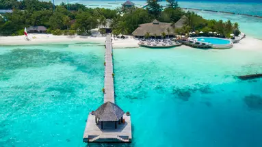 KOMANDOO ISLAND RESORT & SPA