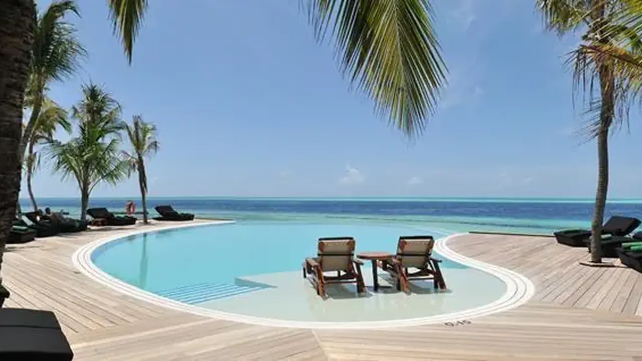 Komandoo Island Resort & Spa