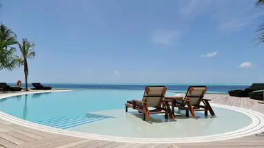KOMANDOO ISLAND RESORT & SPA
