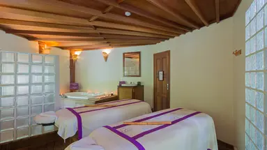 KOMANDOO ISLAND RESORT & SPA