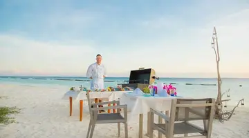 Komandoo Island Resort & Spa
