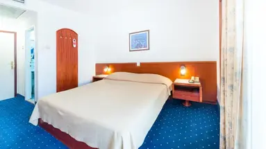 KOMODOR HOTEL