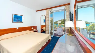 KOMODOR HOTEL