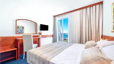 KOMODOR HOTEL
