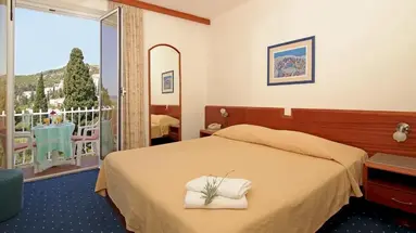 KOMODOR HOTEL