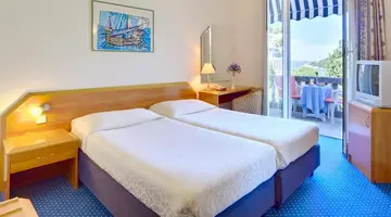 KOMODOR HOTEL
