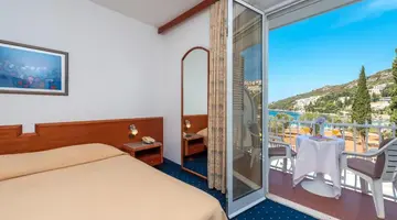 KOMODOR HOTEL
