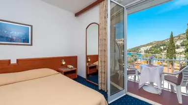 KOMODOR HOTEL