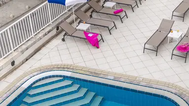 KOMODOR HOTEL