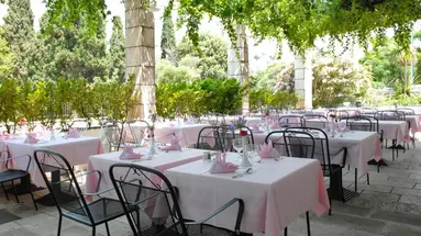 KOMODOR HOTEL