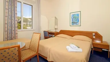 KOMODOR HOTEL