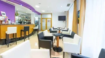 KOMODOR HOTEL