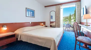 KOMODOR HOTEL