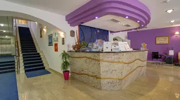 KOMODOR HOTEL