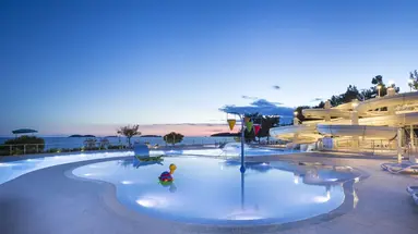 KOMPLEKS VILLAS RUBIN - POKOJE***
