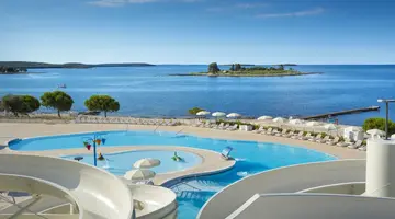 KOMPLEKS VILLAS RUBIN - POKOJE***