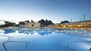 KOMPLEKS VILLAS RUBIN - POKOJE***