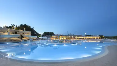 KOMPLEKS VILLAS RUBIN - POKOJE***