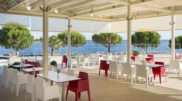 KOMPLEKS VILLAS RUBIN - POKOJE***