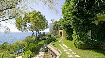 Korumar Deluxe Hotel