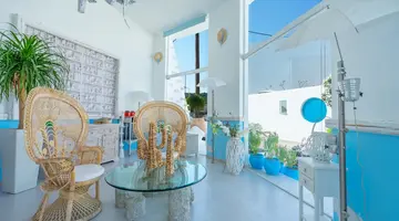 Kouros Home