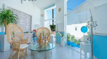 Kouros Home