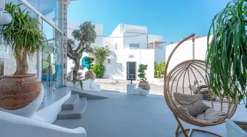Kouros Home