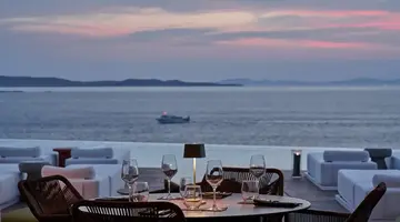 Kouros Hotel And Suites 5