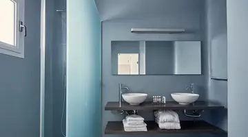 Kouros Hotel and Suites