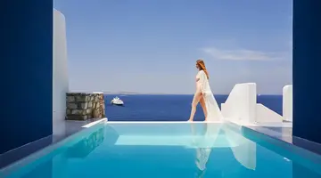 Kouros Hotel and Suites