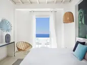 Kouros Hotel and Suites