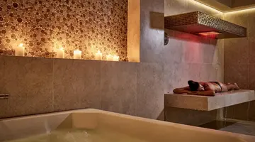 Kouros Hotel and Suites