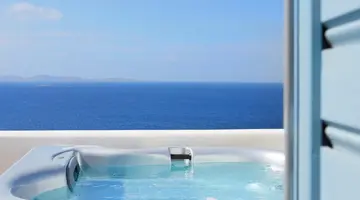 Kouros Hotel and Suites