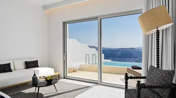 Kouros Hotel and Suites