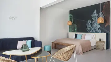 Kouros Hotel and Suites