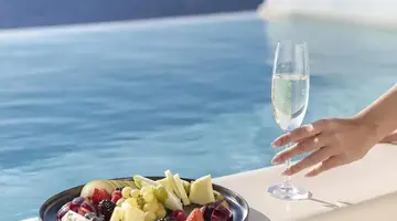 Kouros Hotel and Suites