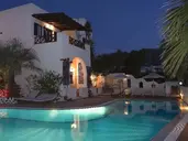 Kouros Village