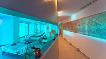 Kresten Royal Euphoria Resort