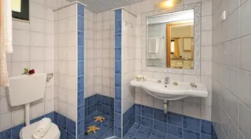 Kristalli Hotel