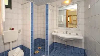 Kristalli Hotel